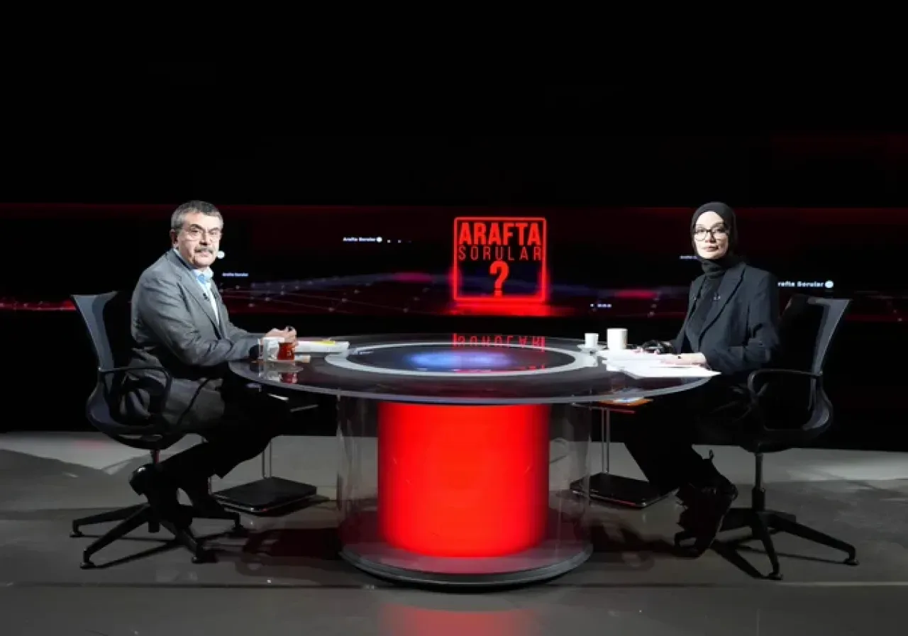 Bakan Tekin, Eğitimde Yeni Dönemi Açıkladı: "Arafta Sorular" Programında Flaş Açıklamalar Bakan Tekin, Eğitimde Yeni Dönemi Açıkladı: "Arafta Sorular" Programında Flaş Açıklamalar