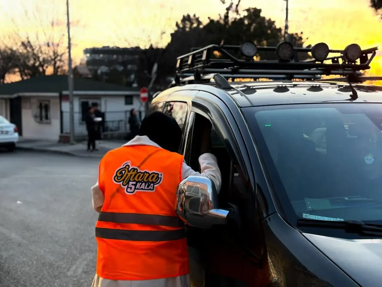 Maltepe'de İftar Vakti Yaklaşırken "Bir Olmak" Ruhu Canlandı Maltepe'de İftar Vakti Yaklaşırken "Bir Olmak" Ruhu Canlandı