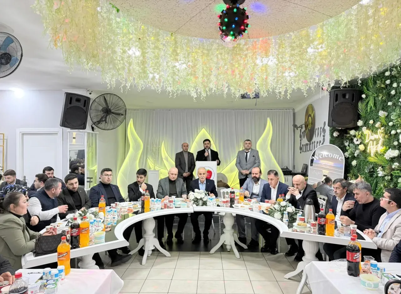 Bağcılar'da Ramazan Coşkusu: Siyaset ve Sivil Toplum Buluşması Bağcılar'da Ramazan Coşkusu: Siyaset ve Sivil Toplum Buluşması