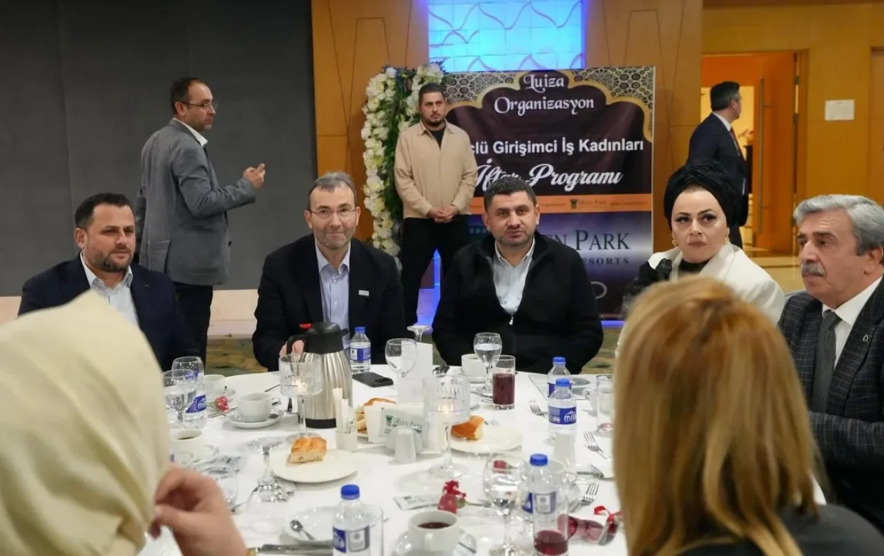 AK Partili Yahya Çelik, Güçlü Girişimci İş Kadınları İftarında Buluştu AK Partili Yahya Çelik, Güçlü Girişimci İş Kadınları İftarında Buluştu
