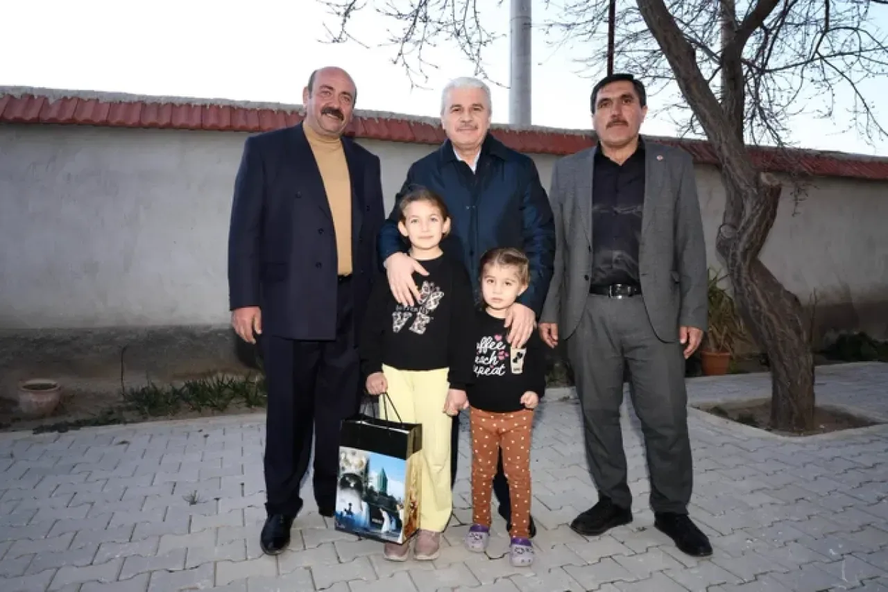 Konya Valisi İbrahim Akın, Çiftçilerle İftarda Buluştu Konya Valisi İbrahim Akın, Çiftçilerle İftarda Buluştu