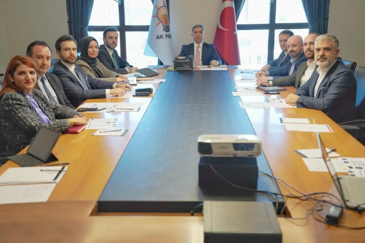 AK Parti'den Büyükelçiler İftarı Öncesi Kritik Toplantı AK Parti'den Büyükelçiler İftarı Öncesi Kritik Toplantı