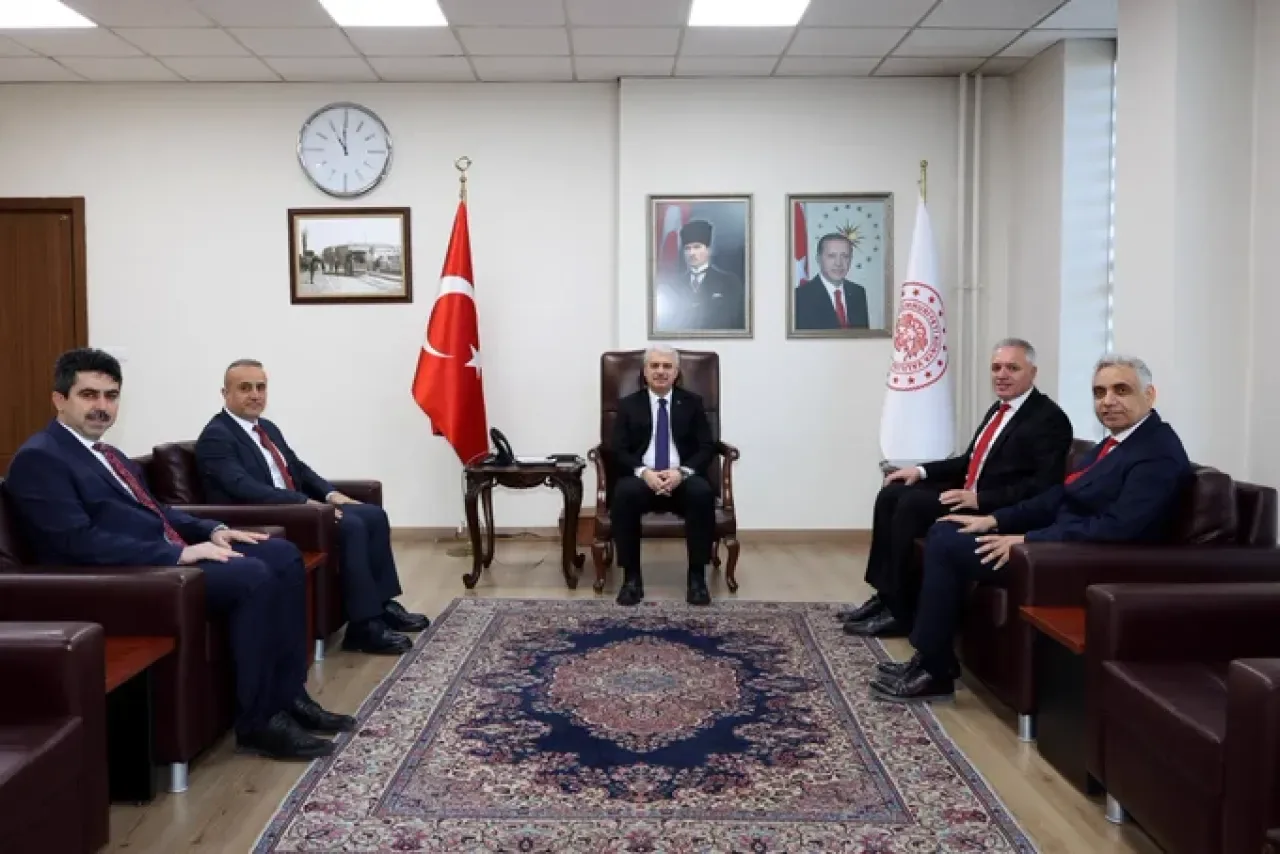 Konya Valisi Akın, Muhasebe Haftası'nda Oda Başkanını Kabul Etti Konya Valisi Akın, Muhasebe Haftası'nda Oda Başkanını Kabul Etti