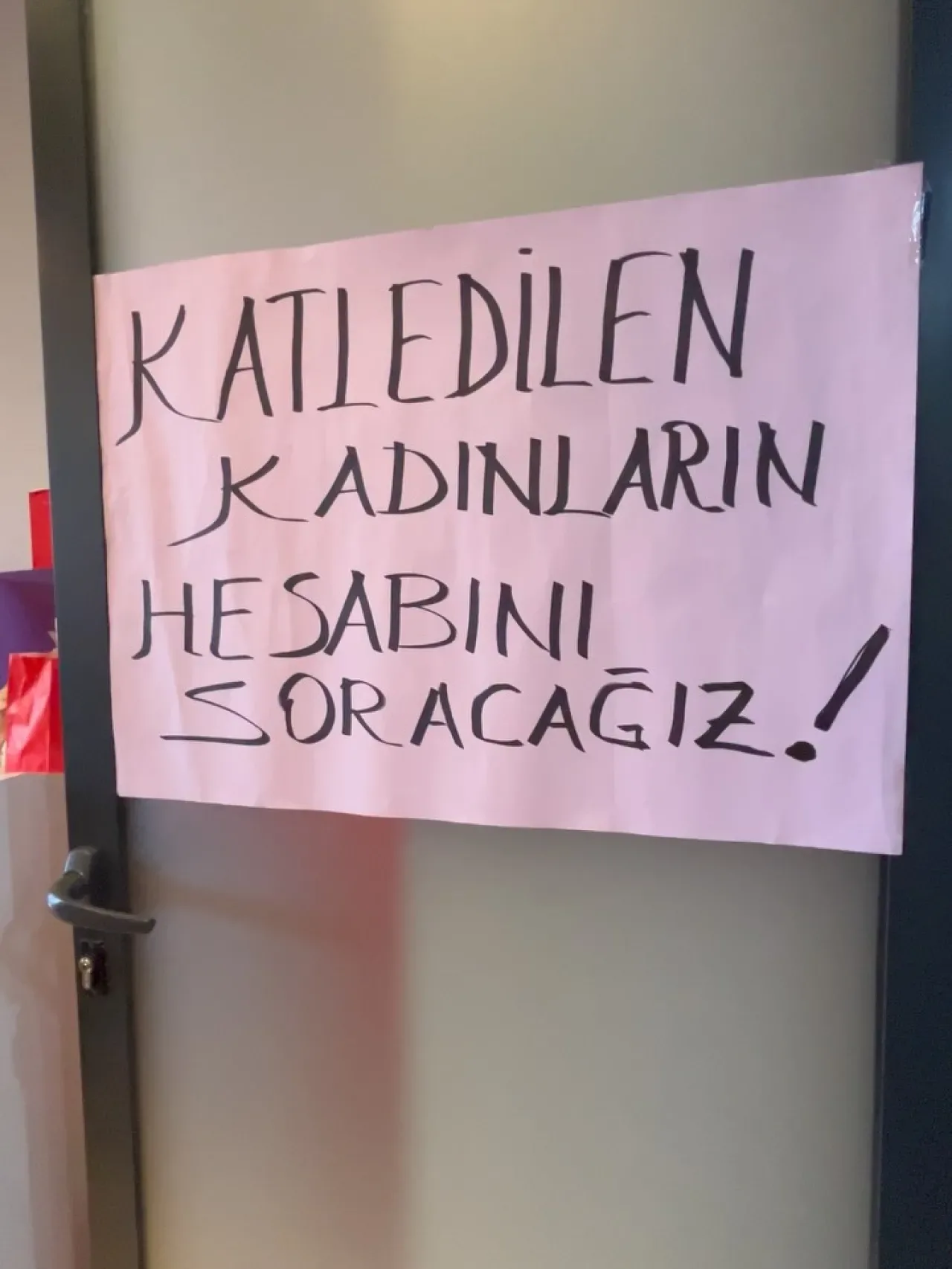 CHP'li Kadınlar Avukat Özlem Şen'e Teşekkür Etti CHP'li Kadınlar Avukat Özlem Şen'e Teşekkür Etti