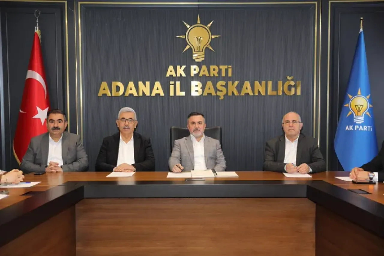 AKP Adana'da Mart Ayı Meclis Gündemi Masaya Yatırıldı AKP Adana'da Mart Ayı Meclis Gündemi Masaya Yatırıldı