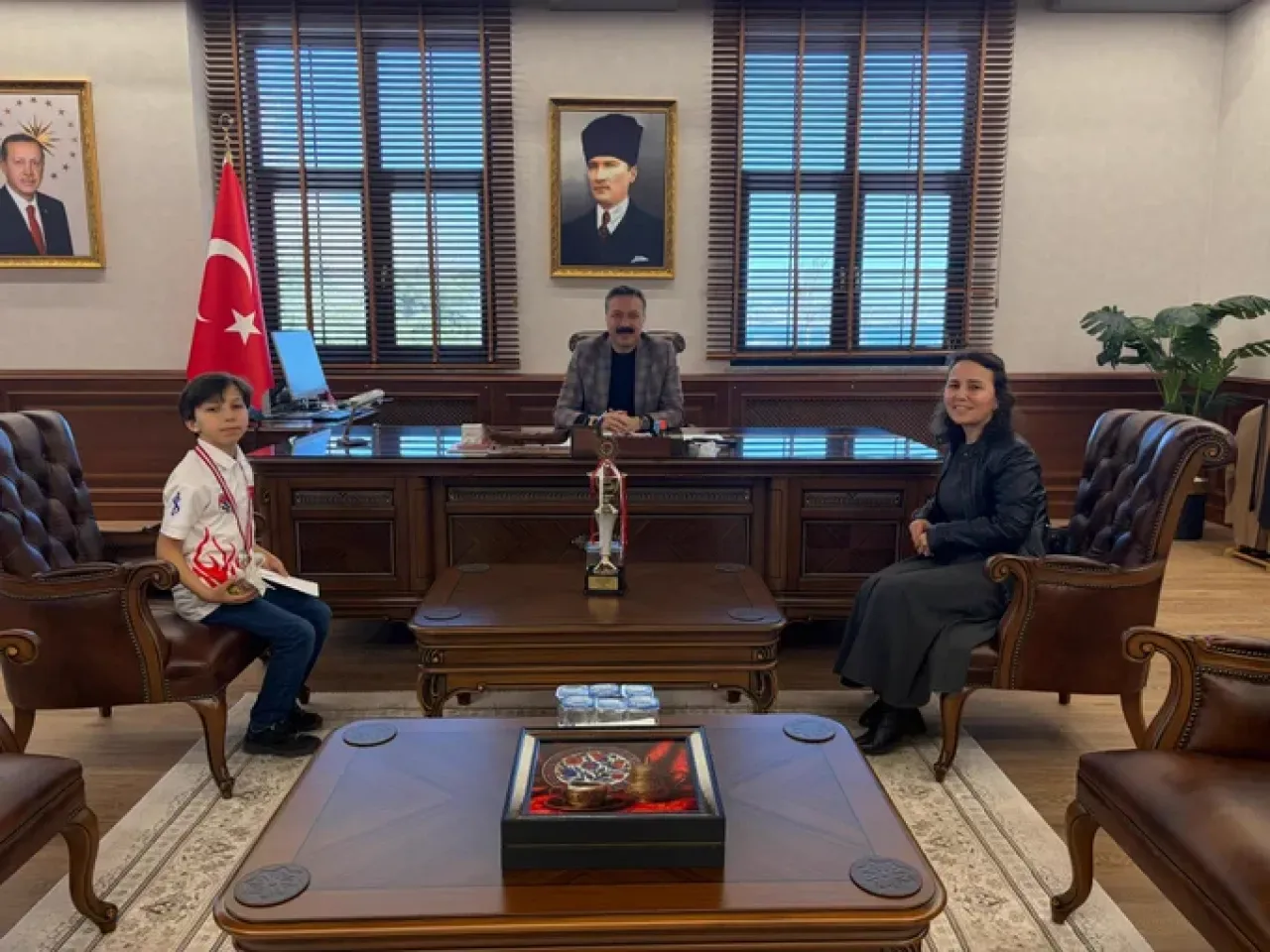 Gölcük'ten Bir Satranç Dehası: Ali Mete Dere, Türkiye İkincisi Oldu Gölcük'ten Bir Satranç Dehası: Ali Mete Dere, Türkiye İkincisi Oldu