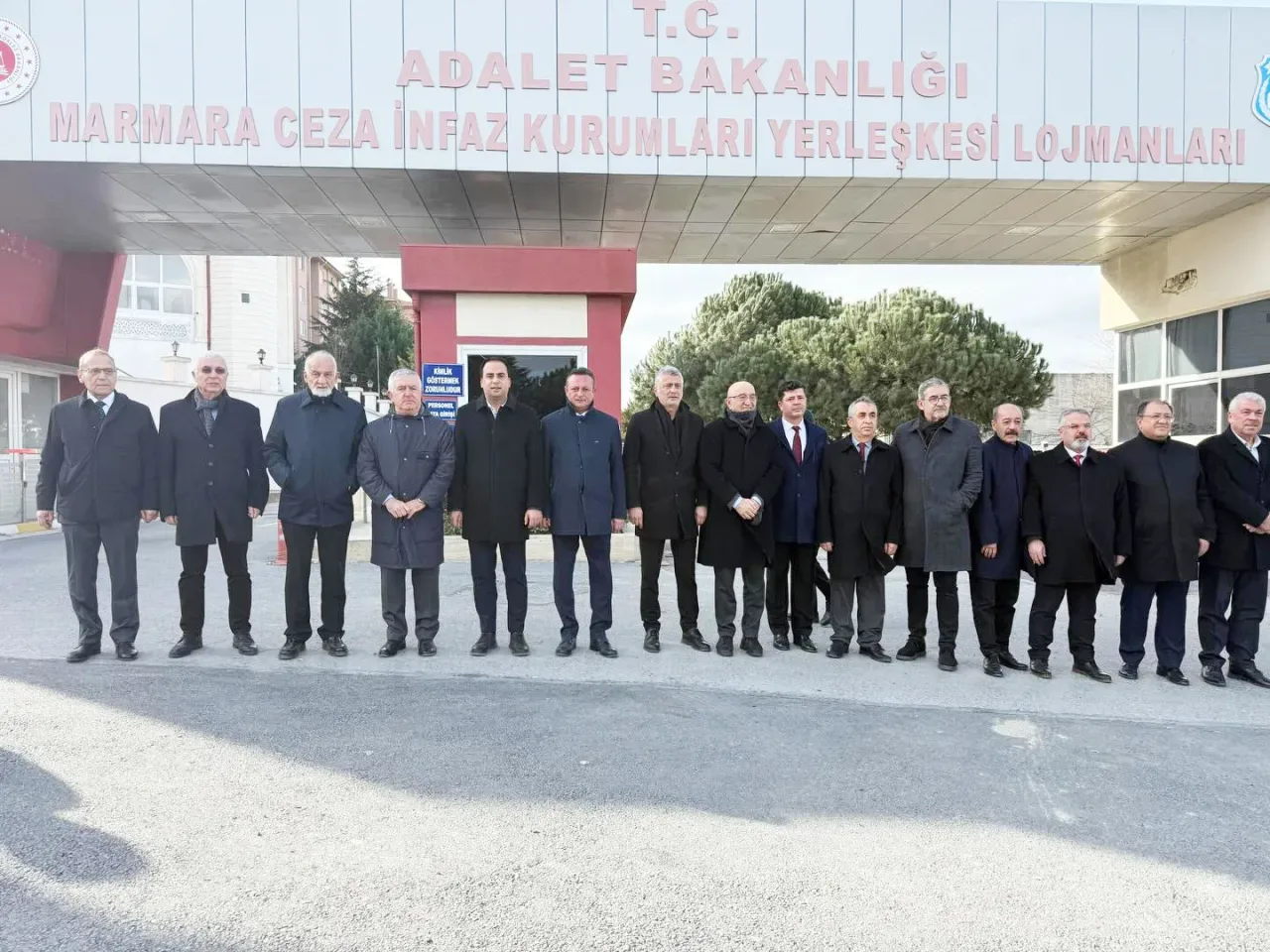 CHP'li İl Başkanları, İmamoğlu Duruşması İçin Silivri'de Buluştu CHP'li İl Başkanları, İmamoğlu Duruşması İçin Silivri'de Buluştu