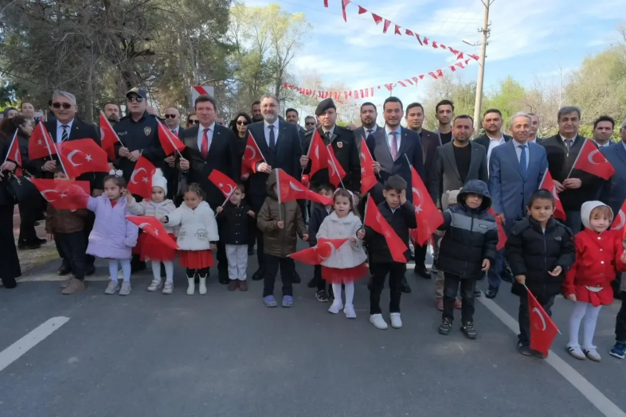 Serik, Atatürk'ün Ziyaretinin 96. Yılını Coşkuyla Andı Serik, Atatürk'ün Ziyaretinin 96. Yılını Coşkuyla Andı