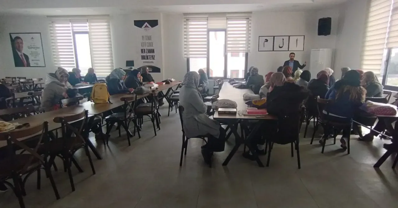Çatalca'da Mukabele Buluşması: İslam'da Kadının Değeri Konuşuldu Çatalca'da Mukabele Buluşması: İslam'da Kadının Değeri Konuşuldu