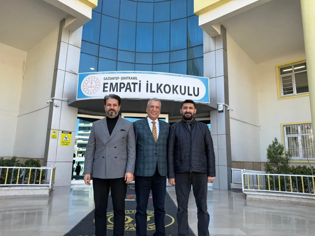 Gaziantep'te Öğretmene Yapılan Sözlü Saldırıya Milletvekili Tepkisi Gaziantep'te Öğretmene Yapılan Sözlü Saldırıya Milletvekili Tepkisi