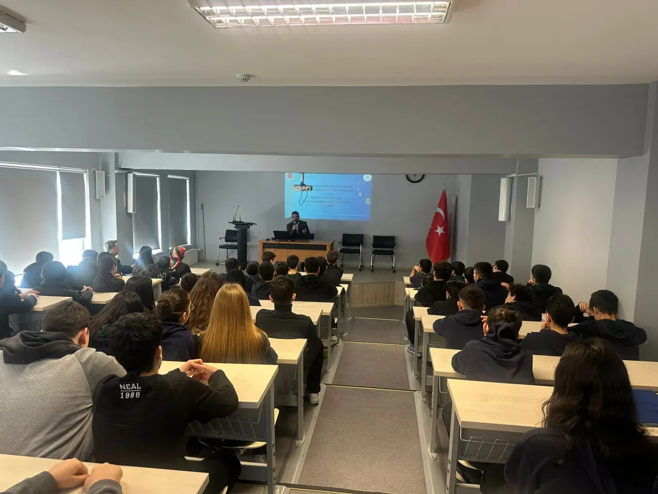 Bağcılar'da Gençler Ramazan'ın Manevi İkliminde Buluştu Bağcılar'da Gençler Ramazan'ın Manevi İkliminde Buluştu