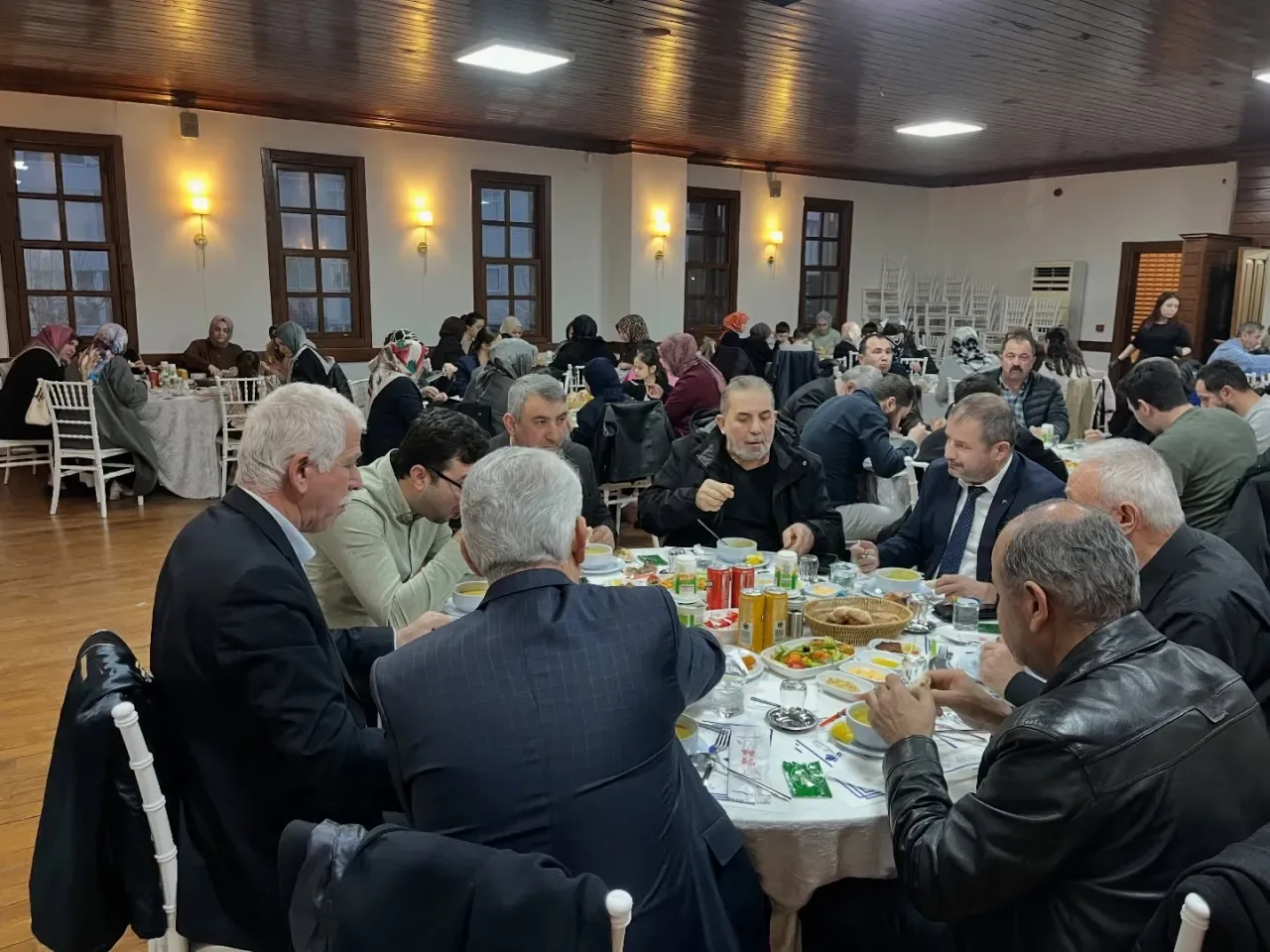Bağcılar'da Ramazan Coşkusu: STK'lar ve Belediye İftarda Buluştu Bağcılar'da Ramazan Coşkusu: STK'lar ve Belediye İftarda Buluştu