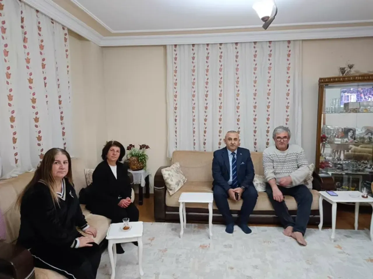 AK Parti Çukurova İlçe Başkanlığı'ndan Toros'ta Anlamlı İftar Buluşması AK Parti Çukurova İlçe Başkanlığı'ndan Toros'ta Anlamlı İftar Buluşması