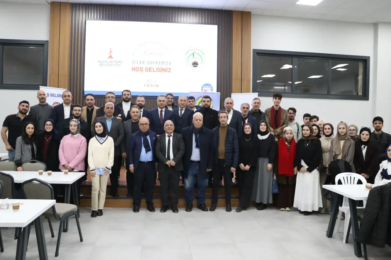 Sancaktepe Kaymakamı, Bingöllü Üğrencilerle İftarda Buluştu Sancaktepe Kaymakamı, Bingöllü Üğrencilerle İftarda Buluştu