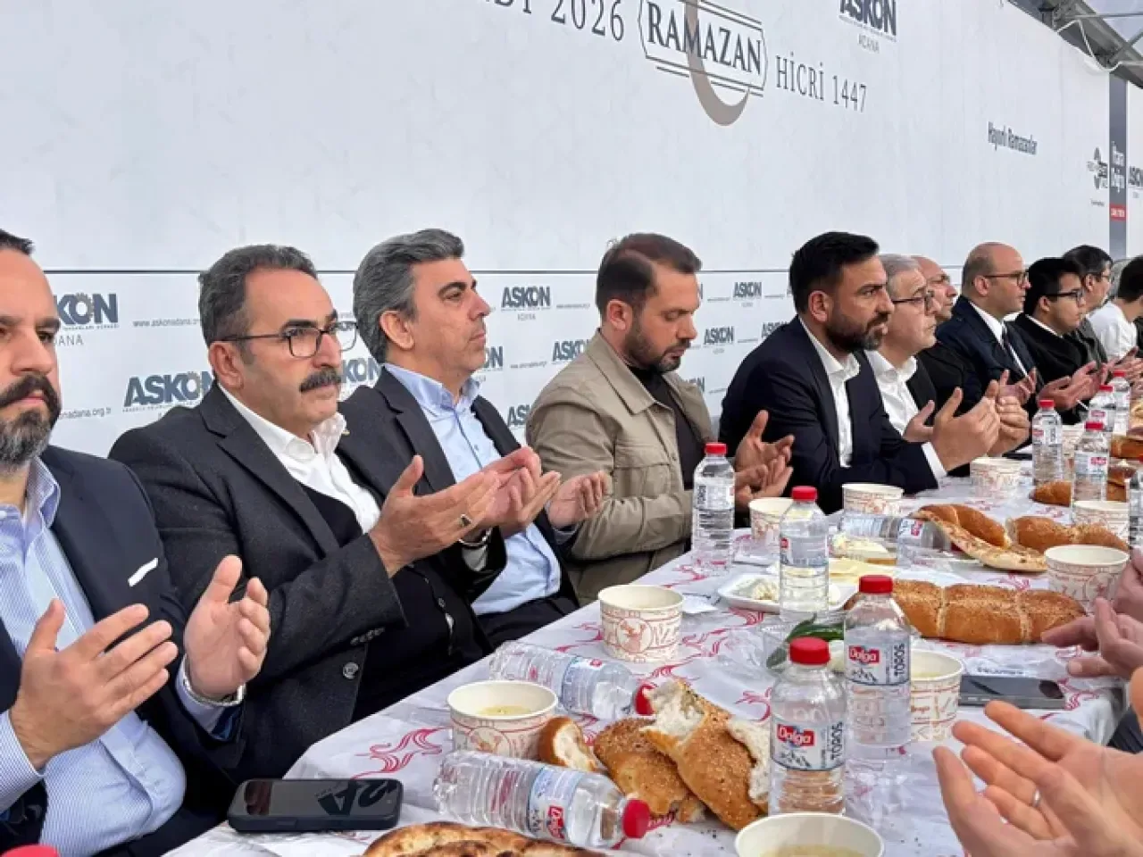 AK Partili Doğru ve Gökçedağ'dan ASKON İftarında Anlamlı Buluşma AK Partili Doğru ve Gökçedağ'dan ASKON İftarında Anlamlı Buluşma