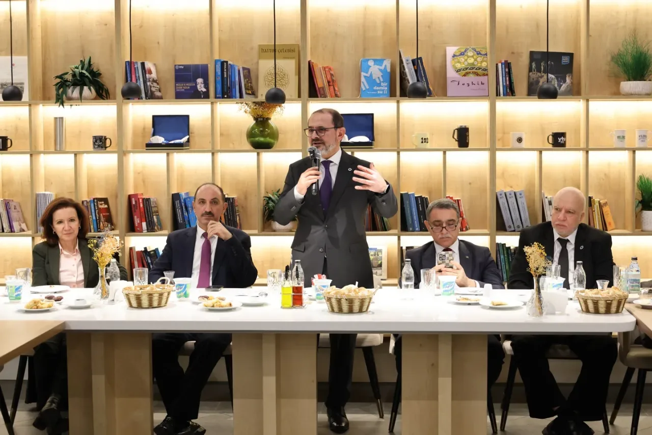 YTÜ Rektörü Debik'ten Akademik İftarda İlk 100 Hedefi ve Stratejik Vizyon Paylaşımı YTÜ Rektörü Debik'ten Akademik İftarda İlk 100 Hedefi ve Stratejik Vizyon Paylaşımı
