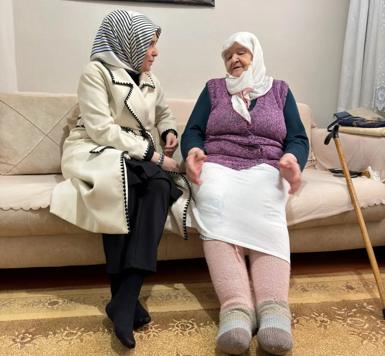 AK Partili Vekilden Zeytinburnu'nda Anlamlı Ziyaret AK Partili Vekilden Zeytinburnu'nda Anlamlı Ziyaret