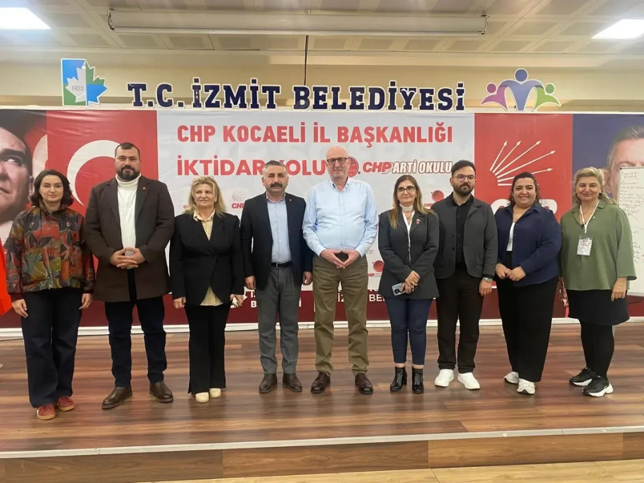CHP Gebze'den Güçlü İktidar Hazırlığı: "Yönetici Buluşması" Programı Tamamlandı CHP Gebze'den Güçlü İktidar Hazırlığı: "Yönetici Buluşması" Programı Tamamlandı