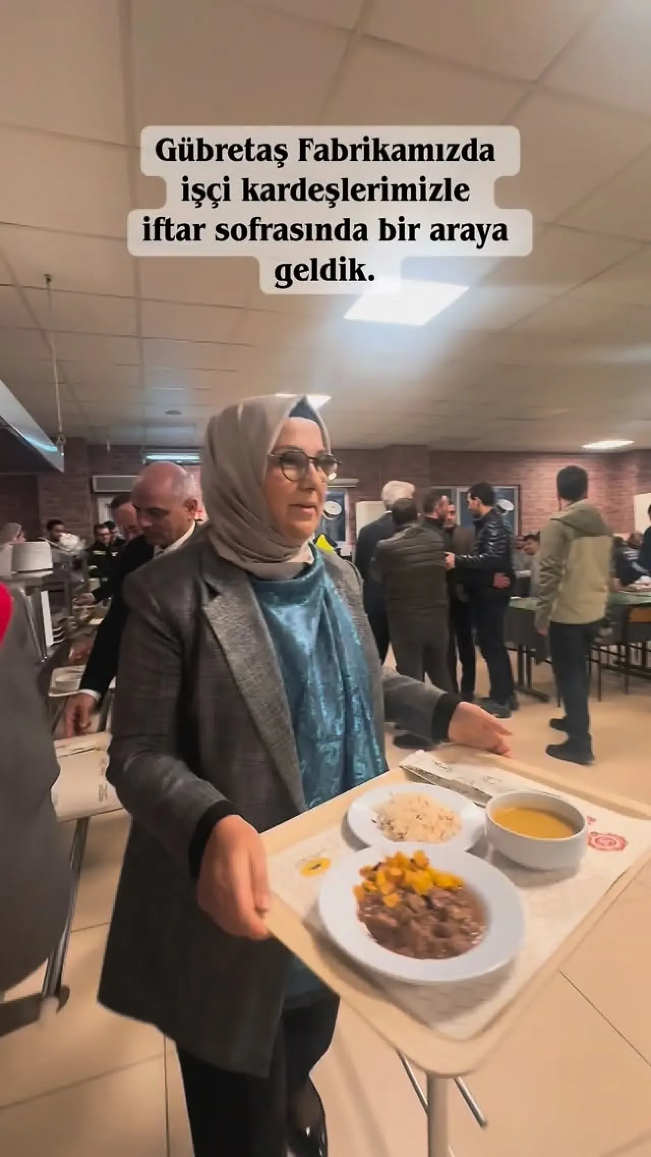 Körfez Belediye Başkanı Şener Söğüt, Gübretaş İşçileriyle İftarda Buluştu Körfez Belediye Başkanı Şener Söğüt, Gübretaş İşçileriyle İftarda Buluştu
