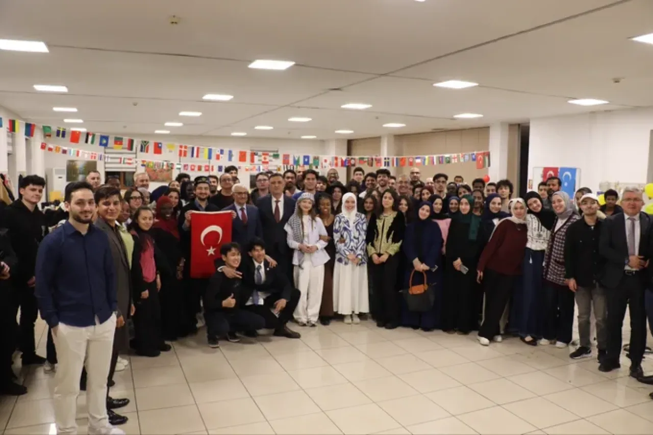 Gebze'de Uluslararası Öğrencilerle Ramazan Buluşması Gebze'de Uluslararası Öğrencilerle Ramazan Buluşması