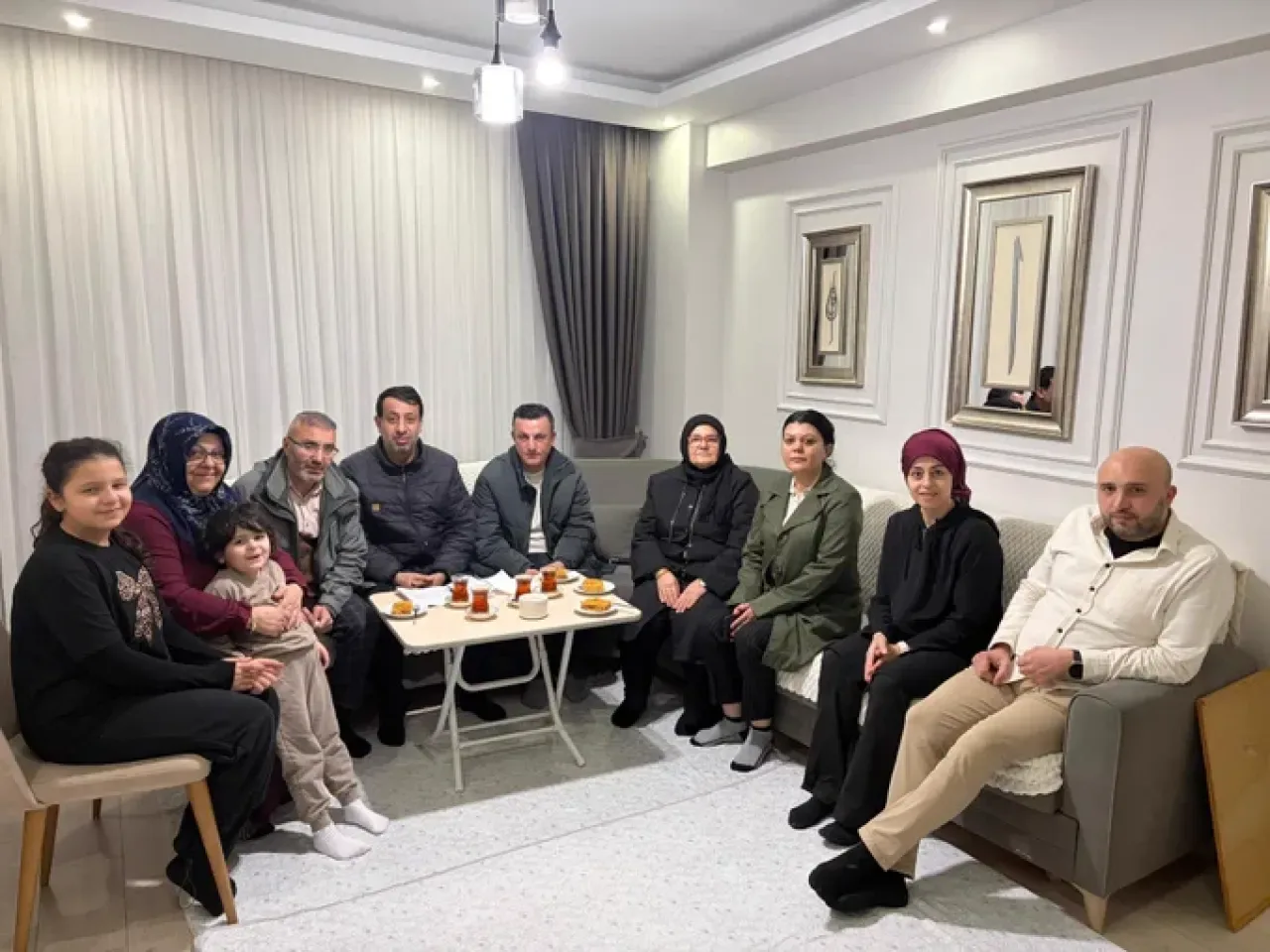 AK Parti Beyoğlu'ndan Ramazan Mesajı: "Bir Olmak Ruhumuzda Var" AK Parti Beyoğlu'ndan Ramazan Mesajı: "Bir Olmak Ruhumuzda Var"