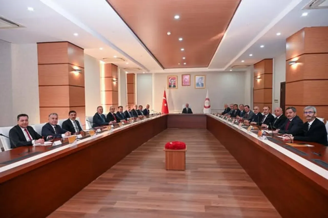 Deprem Sonrası Dayanışma: Bölge Üniversiteleri Adana'da İftarda Buluştu Deprem Sonrası Dayanışma: Bölge Üniversiteleri Adana'da İftarda Buluştu