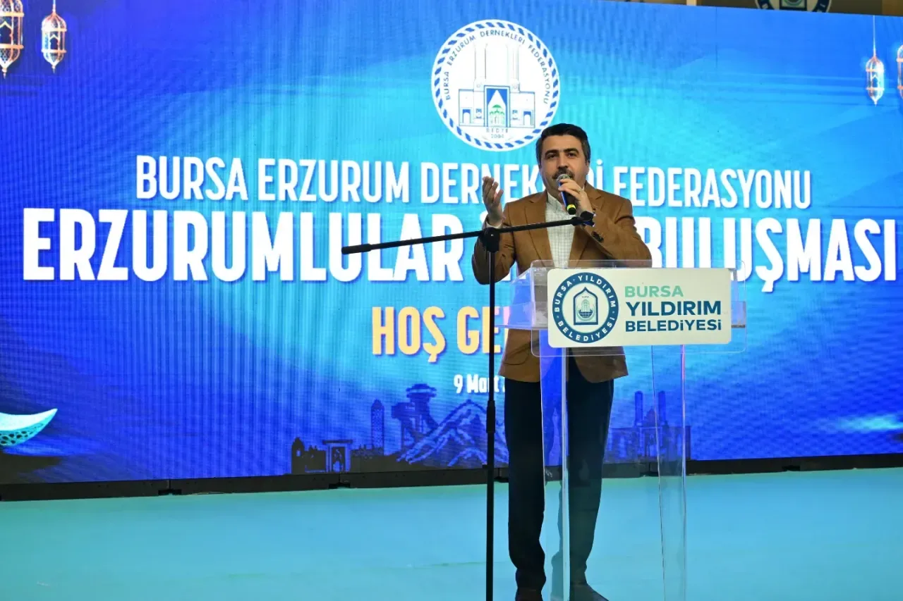 Bursa'da Erzurum Ruhu: Yıldırım Belediye Başkanı ve Eski Bakan Hemşehrilerle Buluştu Bursa'da Erzurum Ruhu: Yıldırım Belediye Başkanı ve Eski Bakan Hemşehrilerle Buluştu