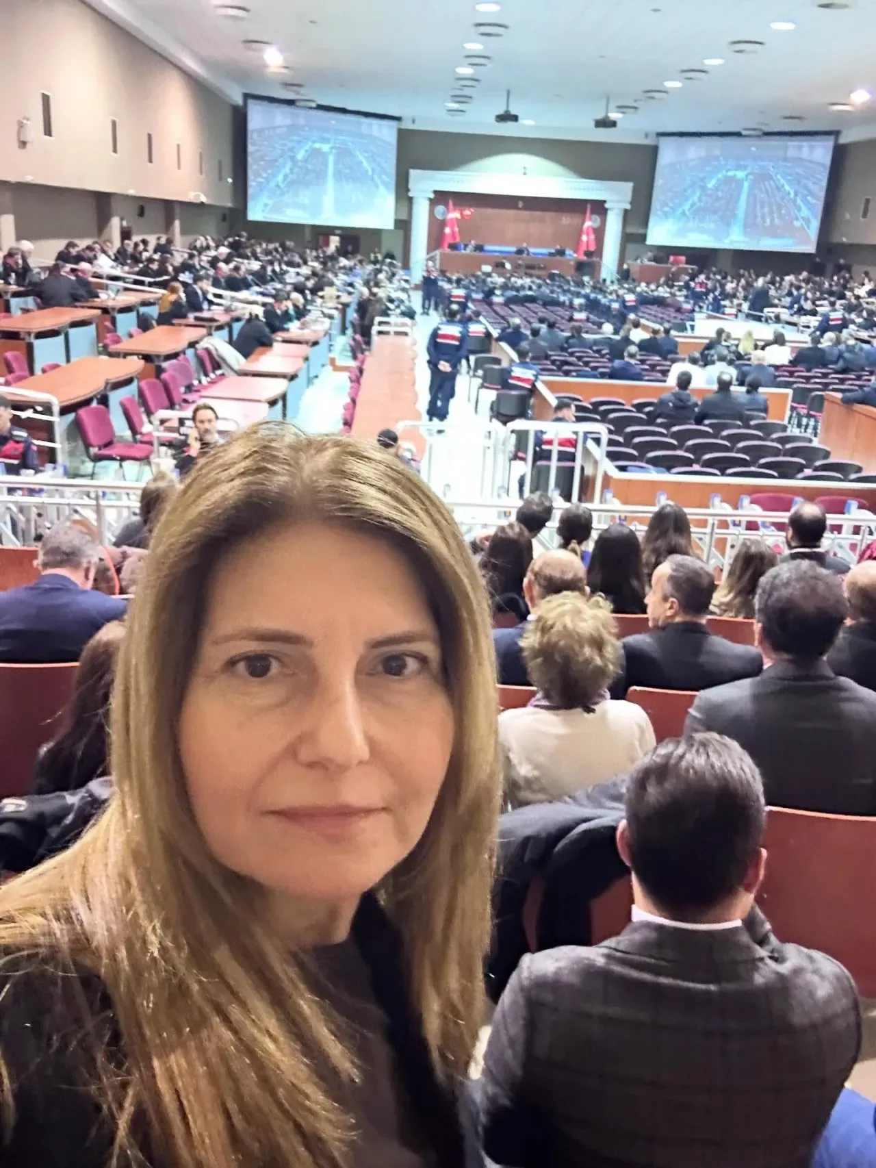 CHP'li Emecan'dan Kritik İBB Davası Yorumu: "Demokrasi Tarihinde Kara Leke" CHP'li Emecan'dan Kritik İBB Davası Yorumu: "Demokrasi Tarihinde Kara Leke"