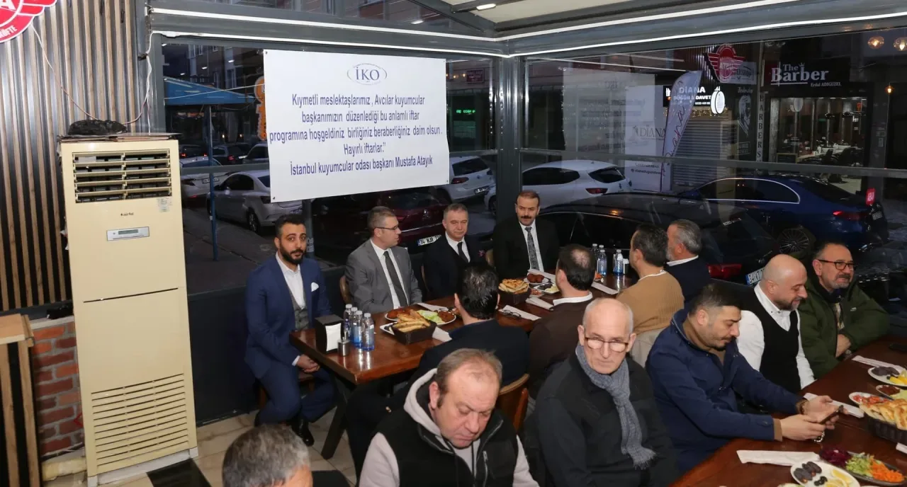 Avcılar'da Kuyumcu Esnafı Ramazan'ın Bereketinde Buluştu Avcılar'da Kuyumcu Esnafı Ramazan'ın Bereketinde Buluştu