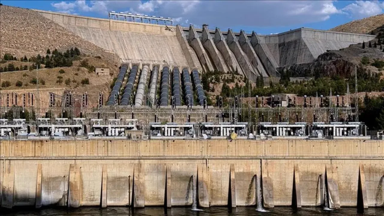 Enerjide Kritik Eşik: Türkiye, Elektrik Üretiminde Tüketimi Geride Bıraktı Enerjide Kritik Eşik: Türkiye, Elektrik Üretiminde Tüketimi Geride Bıraktı