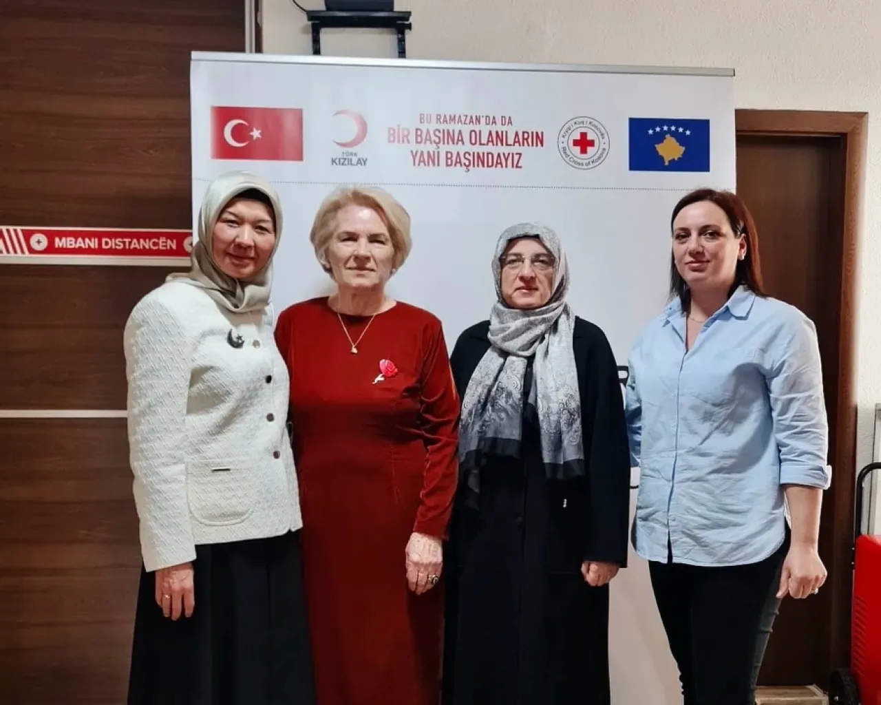 Türk Kızılay Kadın İstanbul Kosova'da Ramazan Yardımları Türk Kızılay Kadın İstanbul Kosova'da Ramazan Yardımları