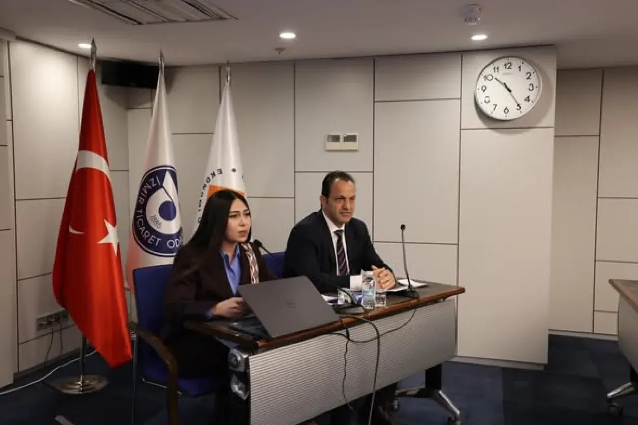 ESAD Başkanı Kocamanoğlu'nun Liderliğinde İzmir Ticaret Odası'nda Kritik Sigorta Toplantısı ESAD Başkanı Kocamanoğlu'nun Liderliğinde İzmir Ticaret Odası'nda Kritik Sigorta Toplantısı