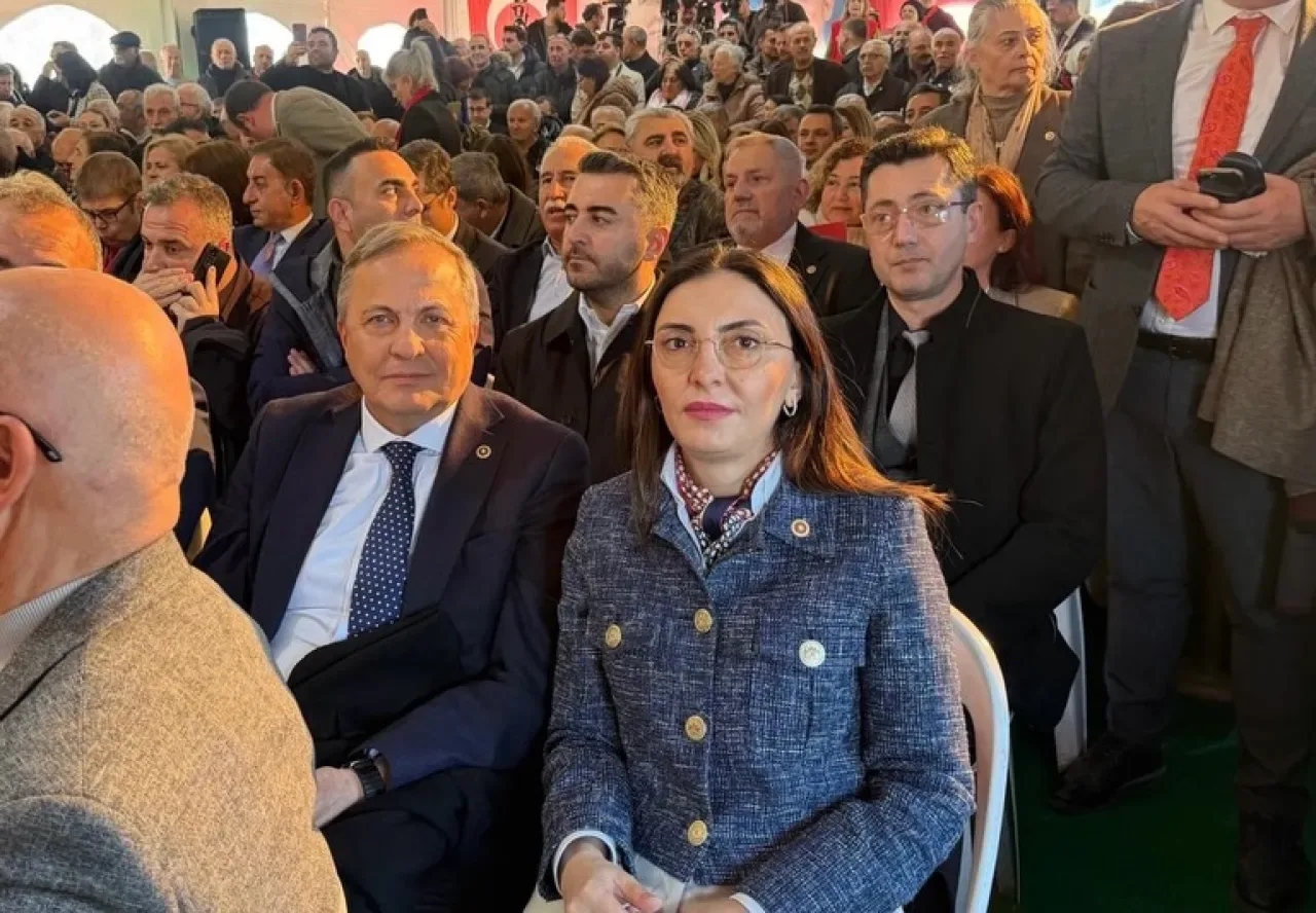 CHP'den Sessiz Çıkış: Haftalık Grup Toplantısı Silivri'de Yapıldı CHP'den Sessiz Çıkış: Haftalık Grup Toplantısı Silivri'de Yapıldı