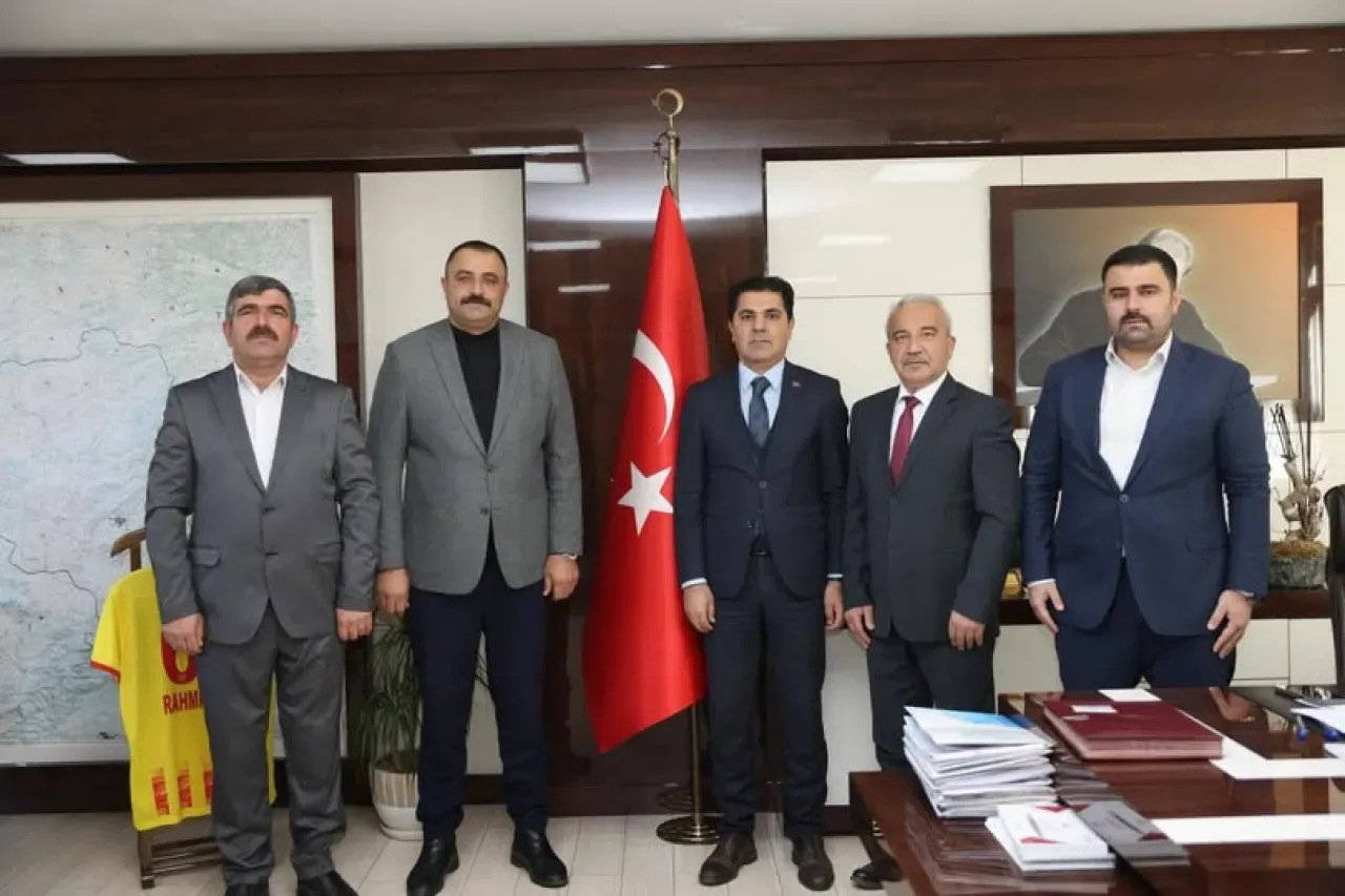 Sarıoğlan'da Pancar Ekim Sahaları ve Yatırımlar İçin Kritik Ziyaret Sarıoğlan'da Pancar Ekim Sahaları ve Yatırımlar İçin Kritik Ziyaret