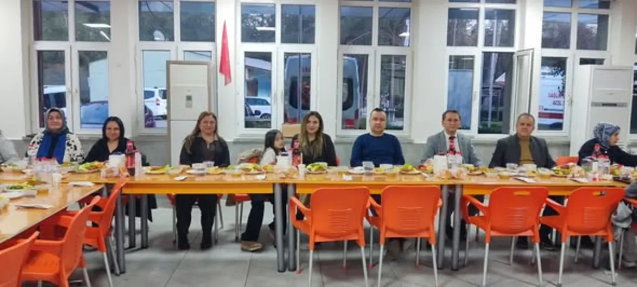 Adana'da Ruh Sağlığı Çalışanları İftarda Buluştu Adana'da Ruh Sağlığı Çalışanları İftarda Buluştu