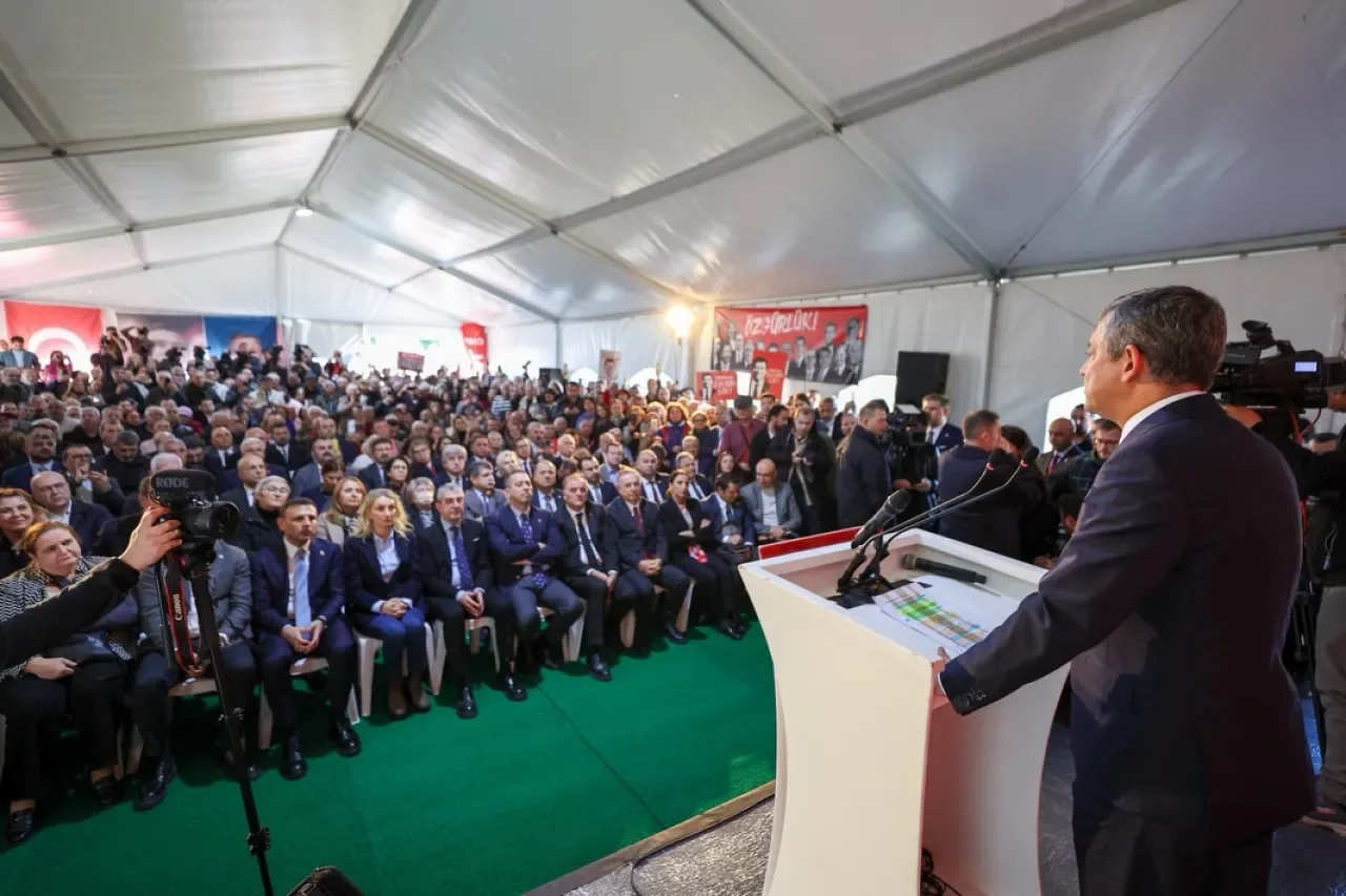 CHP'li Günaydın'tan Çarpıcı Mesaj: "Silivri Yakınında Çadırda Toplantı" CHP'li Günaydın'tan Çarpıcı Mesaj: "Silivri Yakınında Çadırda Toplantı"