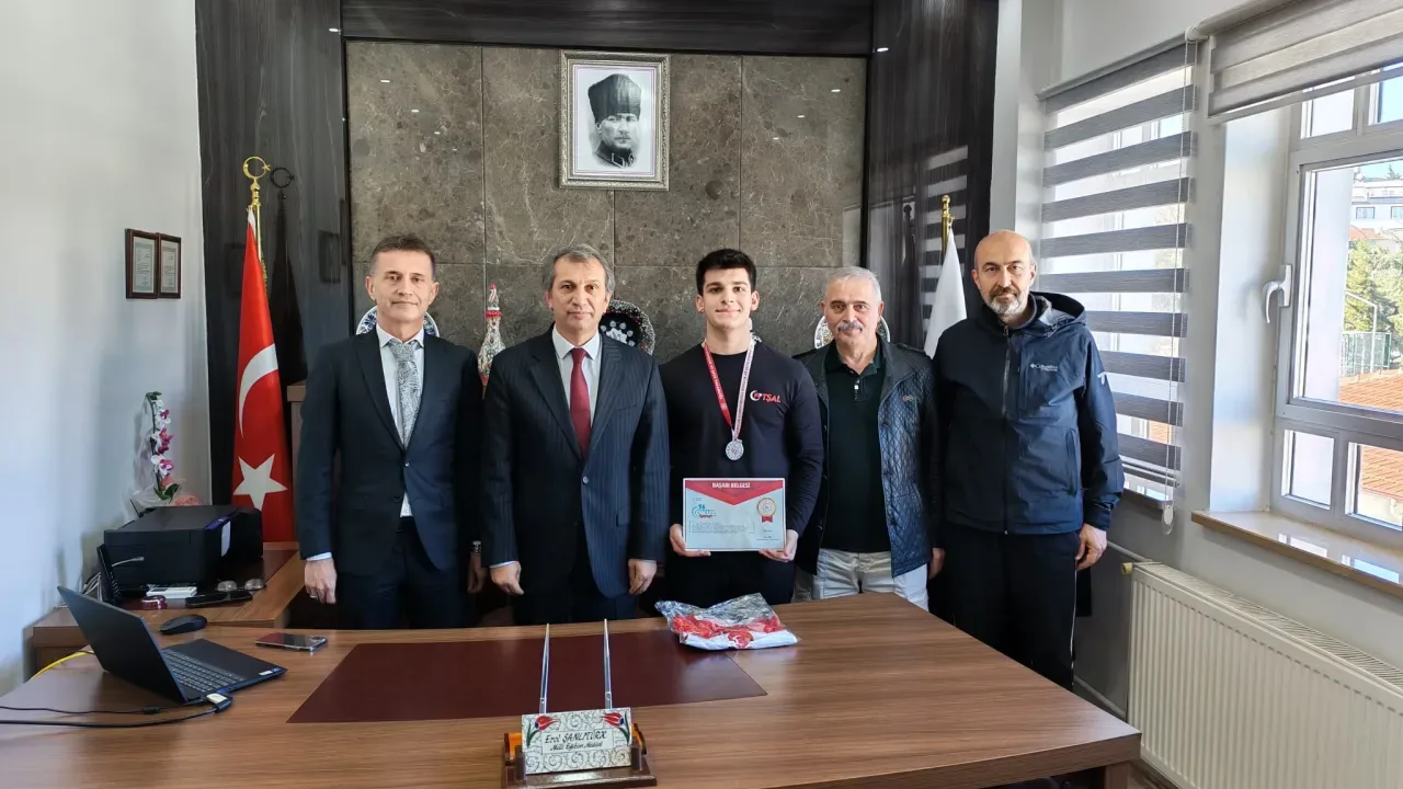 Orhangazi'den Türkiye Şampiyonası'na Uzanan Karate Başarısı Orhangazi'den Türkiye Şampiyonası'na Uzanan Karate Başarısı