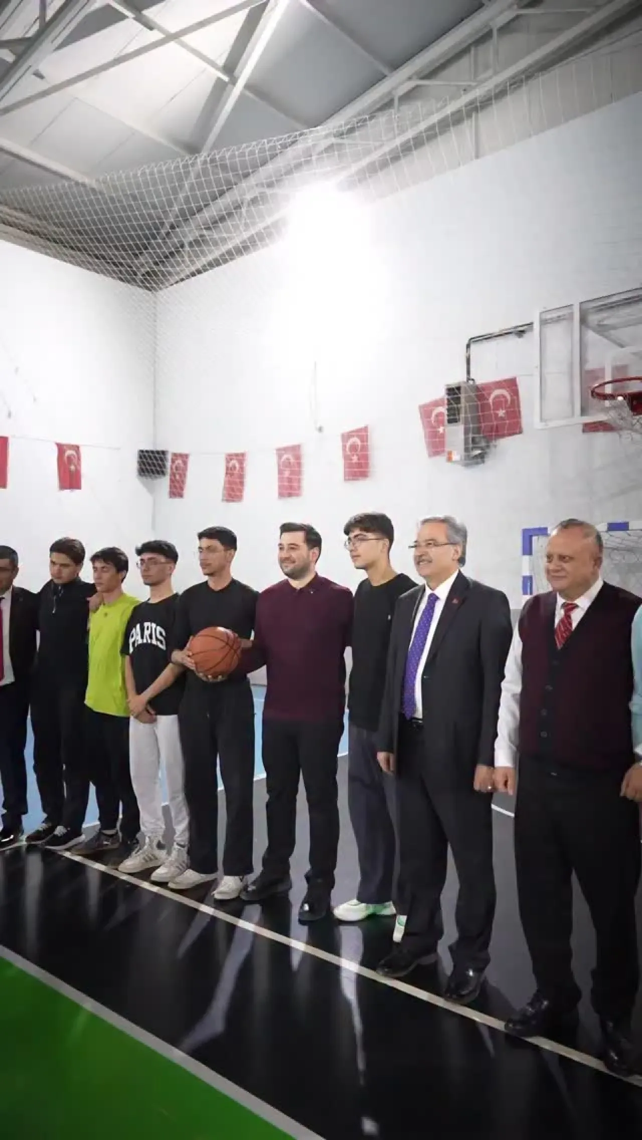 Gaziantep'te Basketbol ve Sohbetle Geçen Anlamlı Bir Gece Gaziantep'te Basketbol ve Sohbetle Geçen Anlamlı Bir Gece