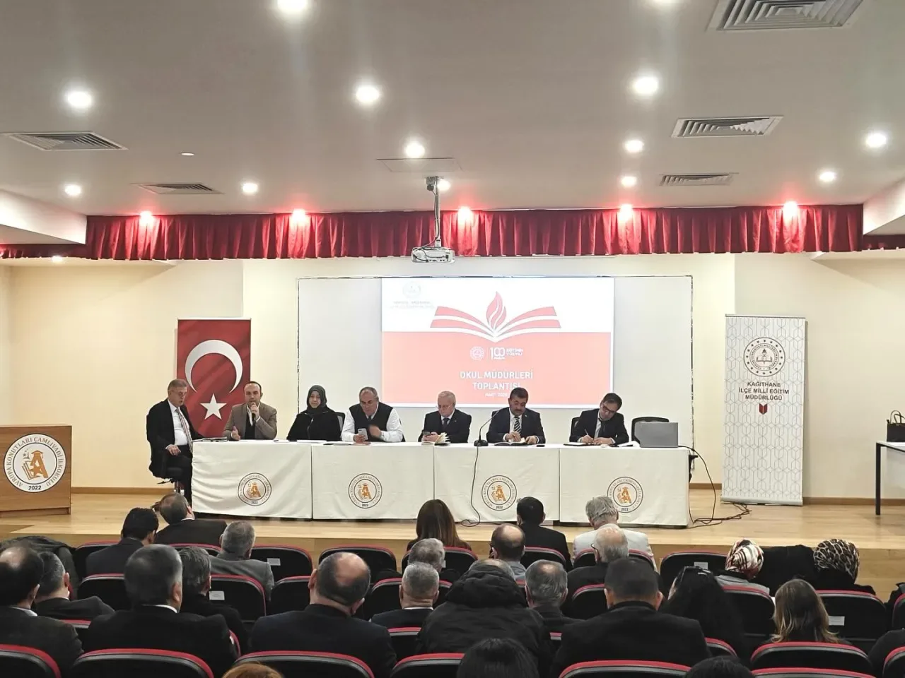 Kâğıthane'de Eğitimde Kalite İçin Müdürler Buluştu Kâğıthane'de Eğitimde Kalite İçin Müdürler Buluştu