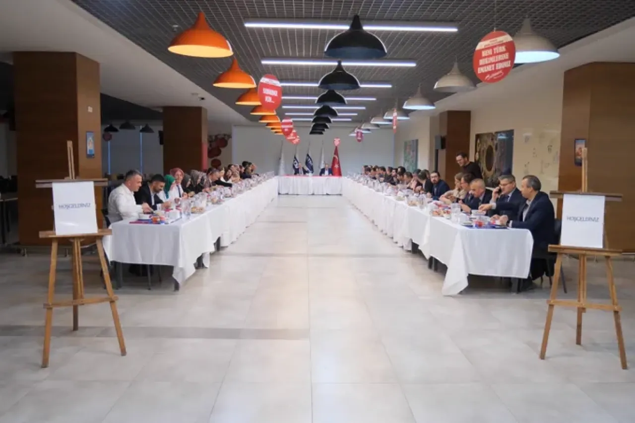 Kocaeli'de Sağlık Çalışanları İftarda Buluştu: Birlik ve Beraberlik Sofrası Kocaeli'de Sağlık Çalışanları İftarda Buluştu: Birlik ve Beraberlik Sofrası
