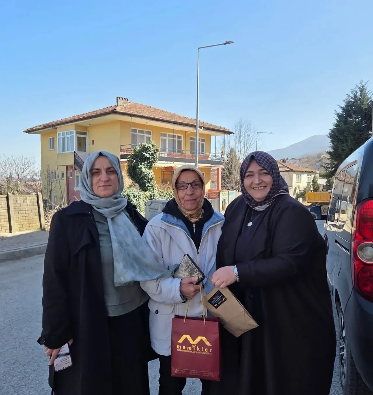 AK Parti Kartepe Kadın Kolları Şevkatiye Mahallesi'nde Kapı Kapı Gönül Dokuyor AK Parti Kartepe Kadın Kolları Şevkatiye Mahallesi'nde Kapı Kapı Gönül Dokuyor