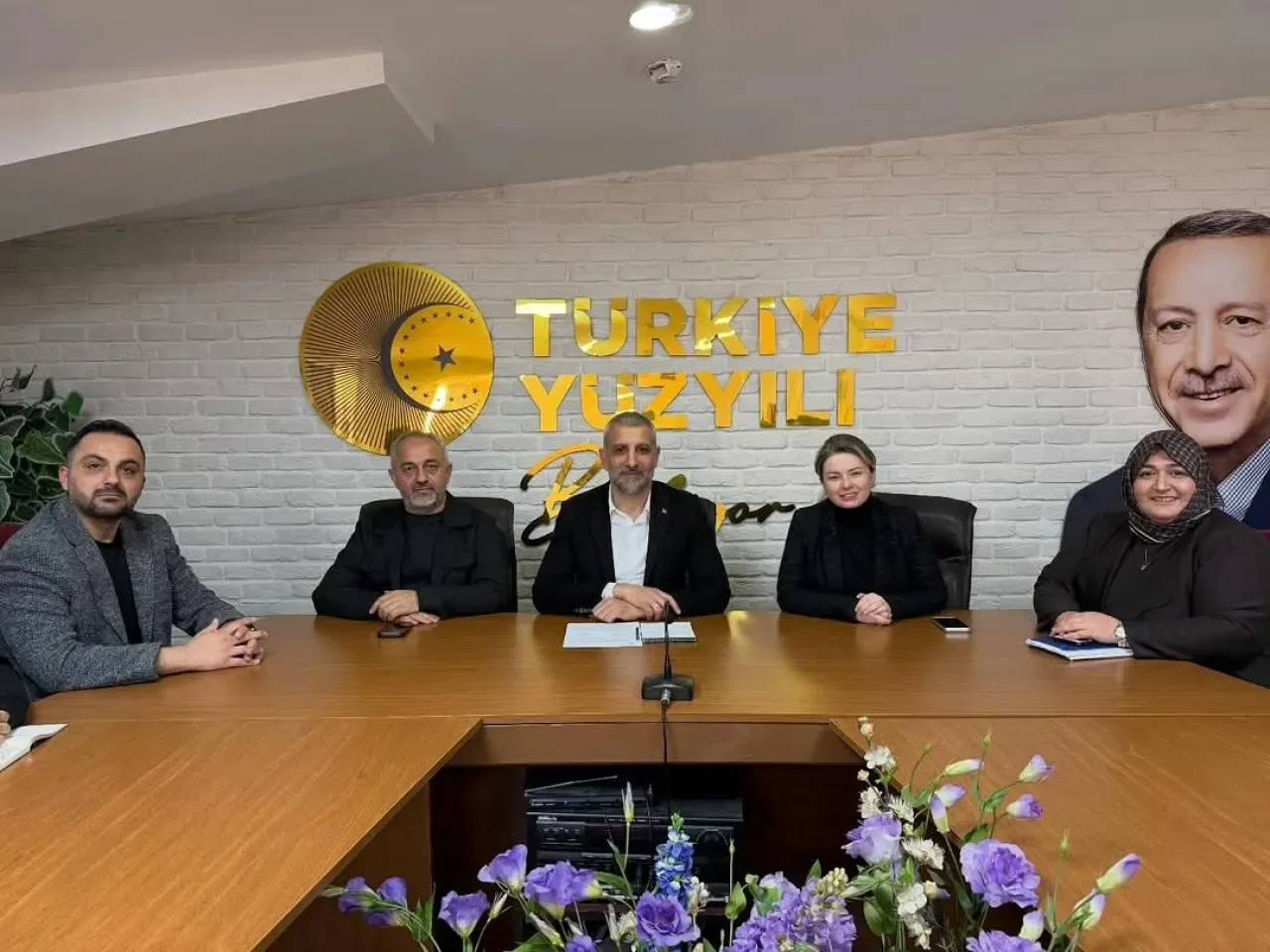 AK Parti Kartepe'de Yönetim Kurulu Toplantısı Gerçekleştirildi AK Parti Kartepe'de Yönetim Kurulu Toplantısı Gerçekleştirildi
