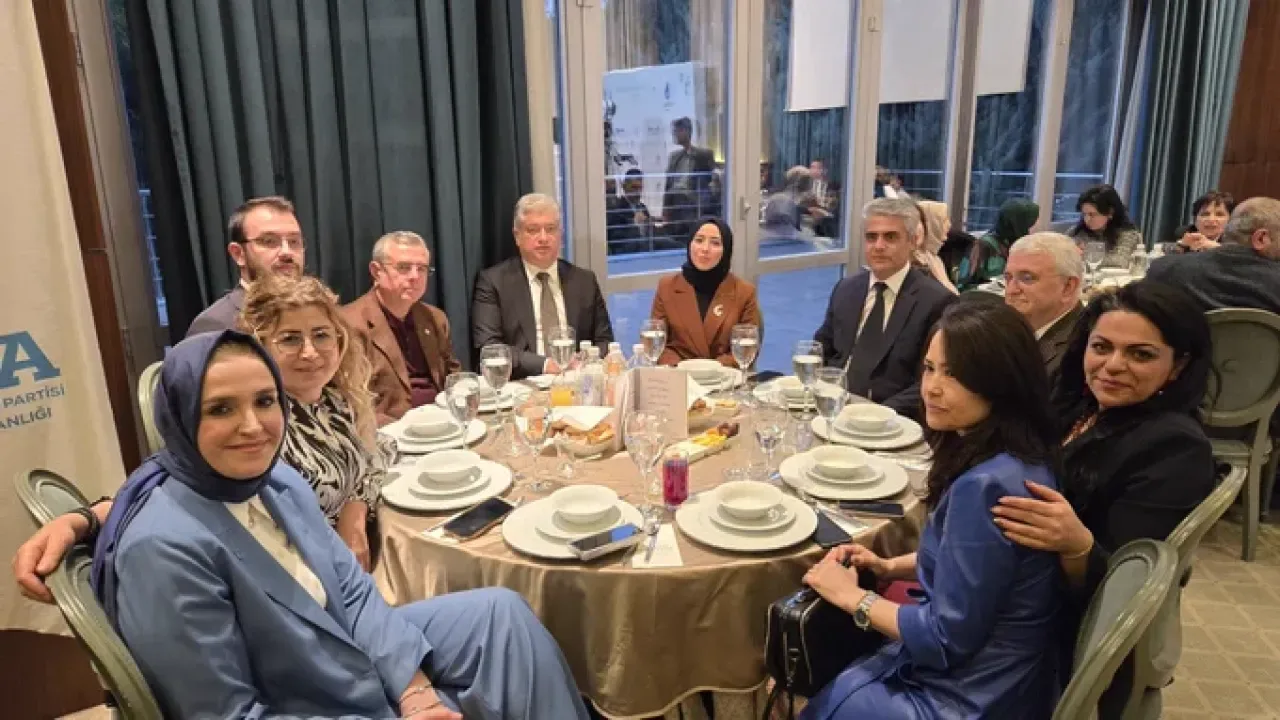 Ali Babacan, Ankara'daki İftar Programında Deva Partisi'nin Gelecek Vizyonunu Paylaştı Ali Babacan, Ankara'daki İftar Programında Deva Partisi'nin Gelecek Vizyonunu Paylaştı