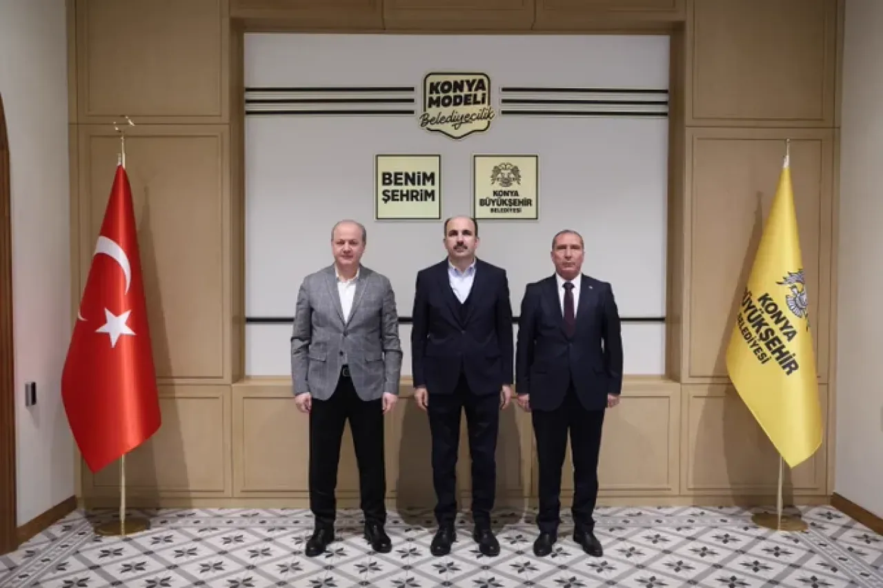 Konya'da AK Parti'den Büyükşehir Belediye Başkanlığı'na Ziyaret Konya'da AK Parti'den Büyükşehir Belediye Başkanlığı'na Ziyaret
