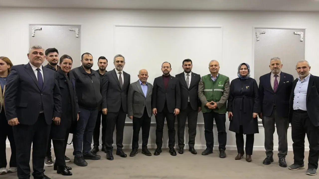 Yeşilay Ataşehir Şube Başkanı Sedat Akgün ile AK Parti İlçe Başkanı Burak Çiftçi'den STK İftar Buluşması Yeşilay Ataşehir Şube Başkanı Sedat Akgün ile AK Parti İlçe Başkanı Burak Çiftçi'den STK İftar Buluşması