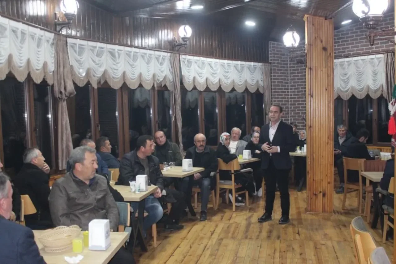Keles'te İftarda Muhtarlarla Buluşma Keles'te İftarda Muhtarlarla Buluşma