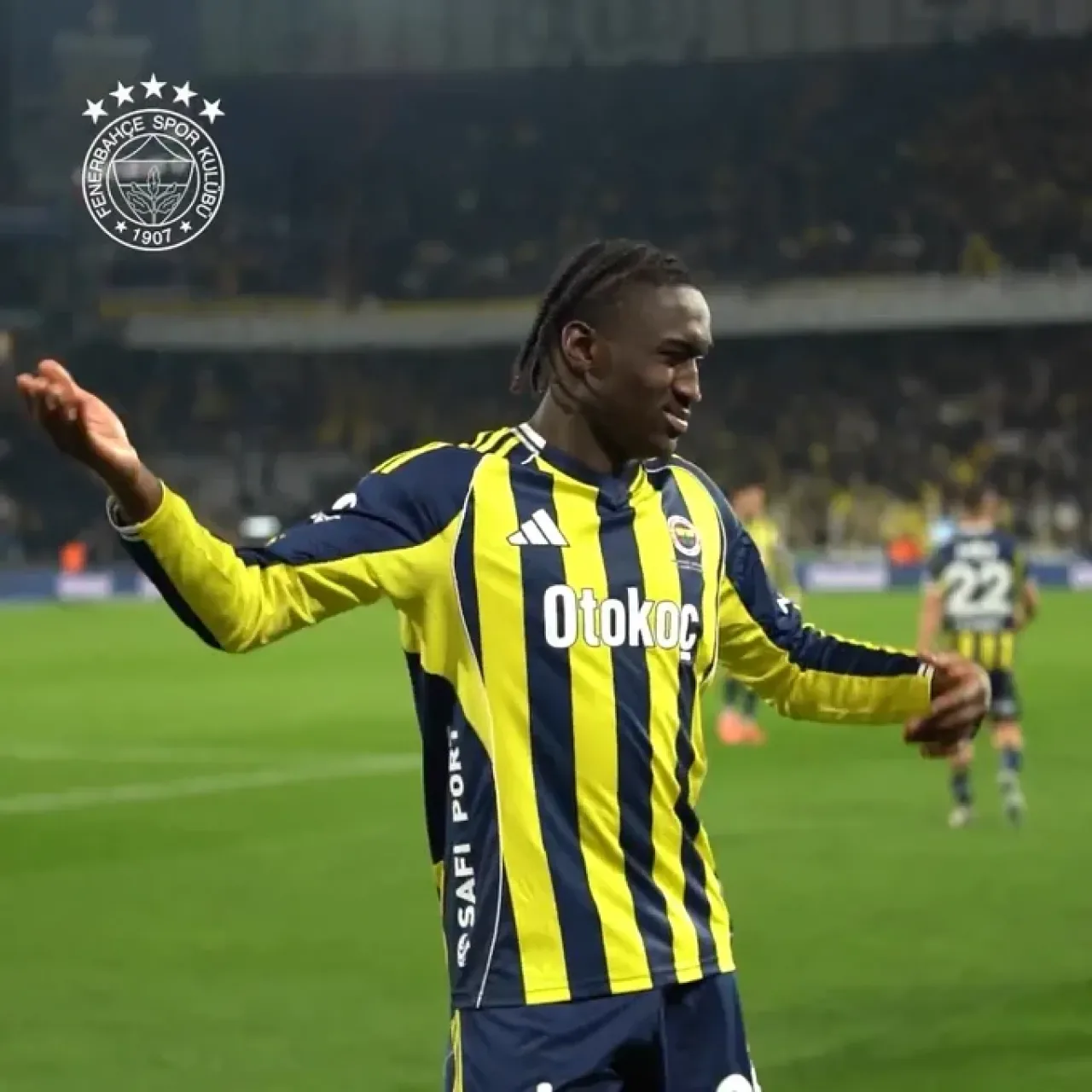 Fenerbahçe'nin Yeni Yıldızı Sidiki Cherif: "Çok Güzel Yemek Yaparım" Fenerbahçe'nin Yeni Yıldızı Sidiki Cherif: "Çok Güzel Yemek Yaparım"