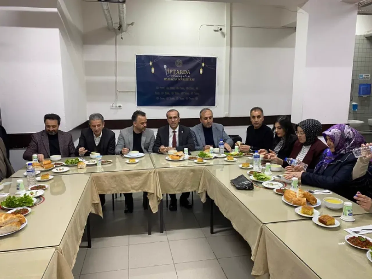 Ereğli'de "Maarifin Kalbinde Ramazan" Söyleşisi Gerçekleştirildi Ereğli'de "Maarifin Kalbinde Ramazan" Söyleşisi Gerçekleştirildi