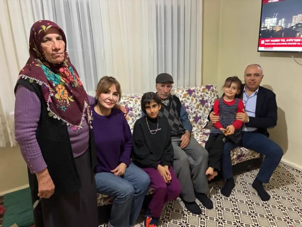 AK Parti Çukurovada Milletle Buluştu: İftar Sofrasında Ramazan Bereketi AK Parti Çukurovada Milletle Buluştu: İftar Sofrasında Ramazan Bereketi