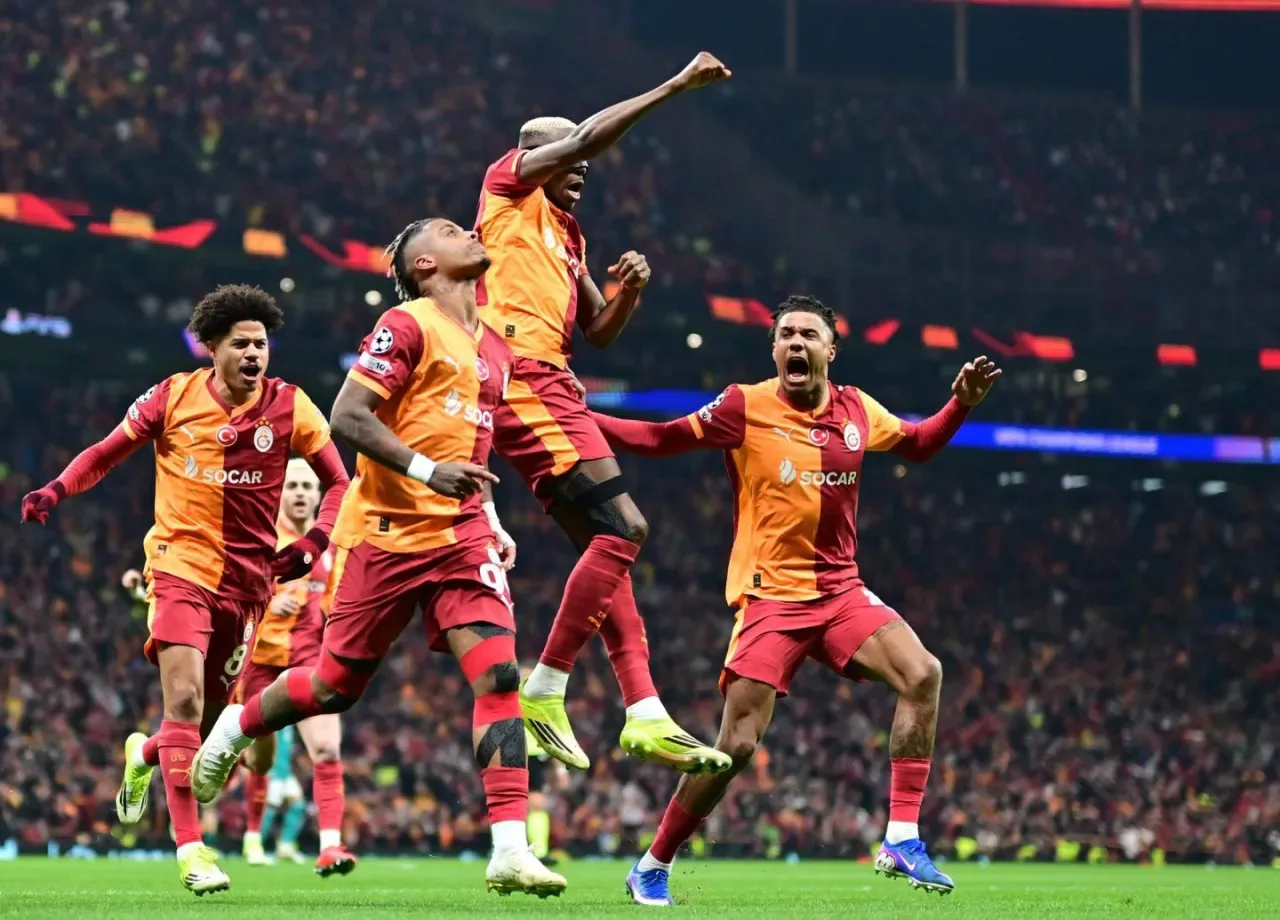 Muharrem İnce'den Galatasaray'a UEFA Şampiyonlar Ligi Kutlaması Muharrem İnce'den Galatasaray'a UEFA Şampiyonlar Ligi Kutlaması